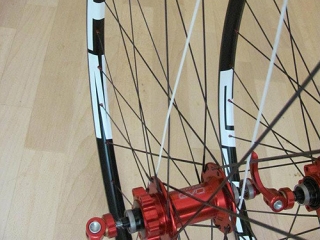 Zakázkový polep na ráfky ZTR arch