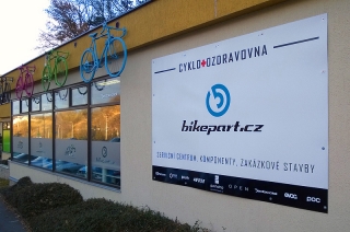 Reklamní cedule pro Bikepart